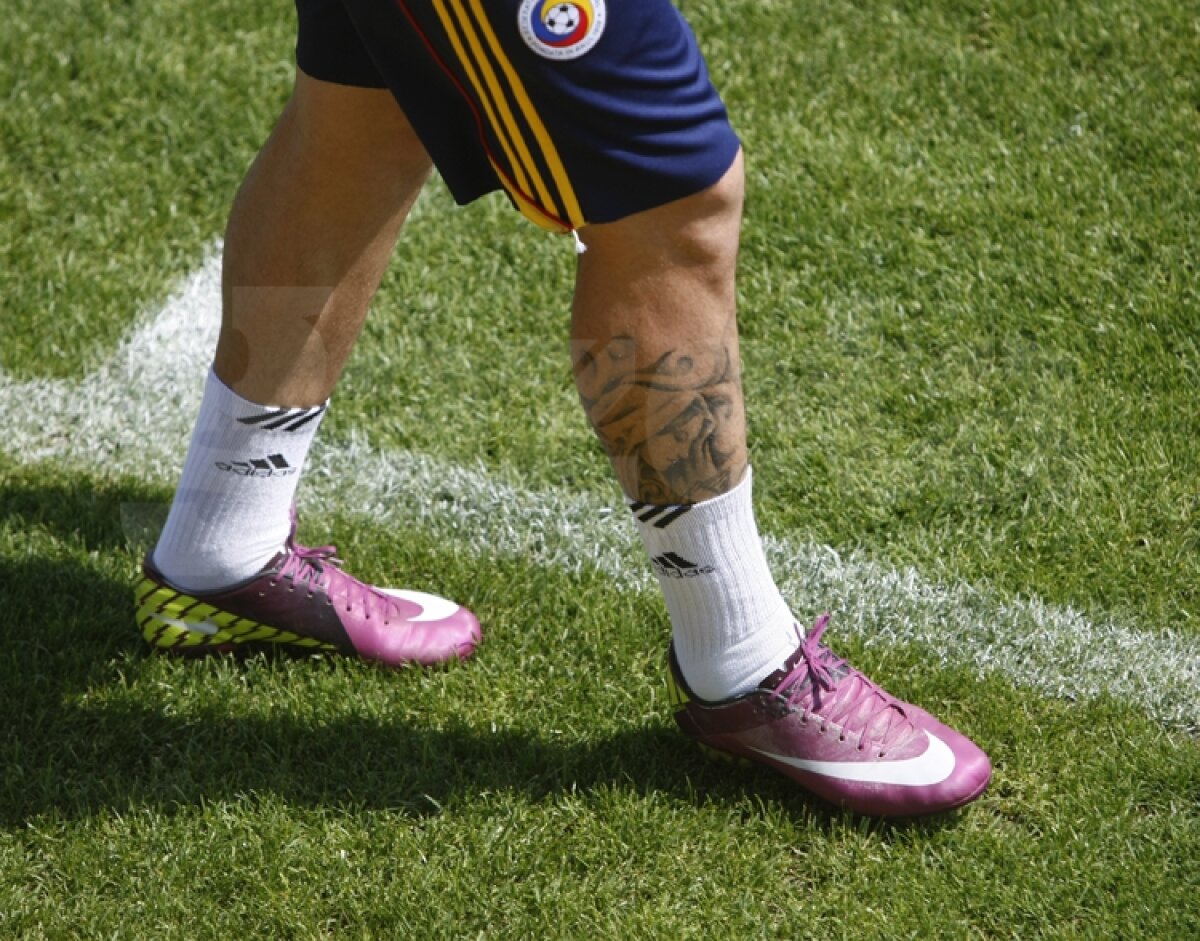 FOTO » Roş-albaştrii stau bine la tatuaje » Pîrvulescu are şi el o STEA desenată pe cot ;)