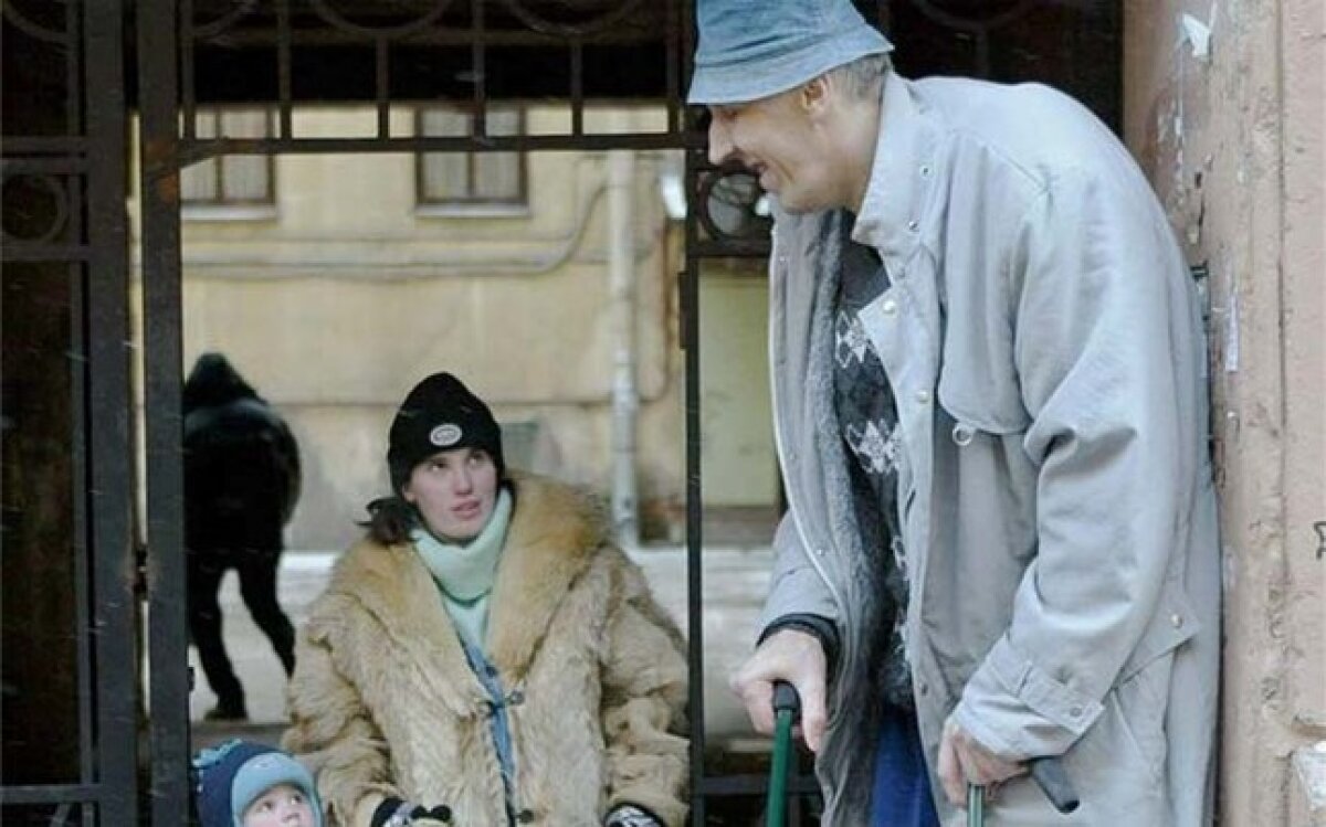 A murit cel mai înalt baschetbalist din istorie, Aleksandr Sizonenko. Măsura 2,39 metri!