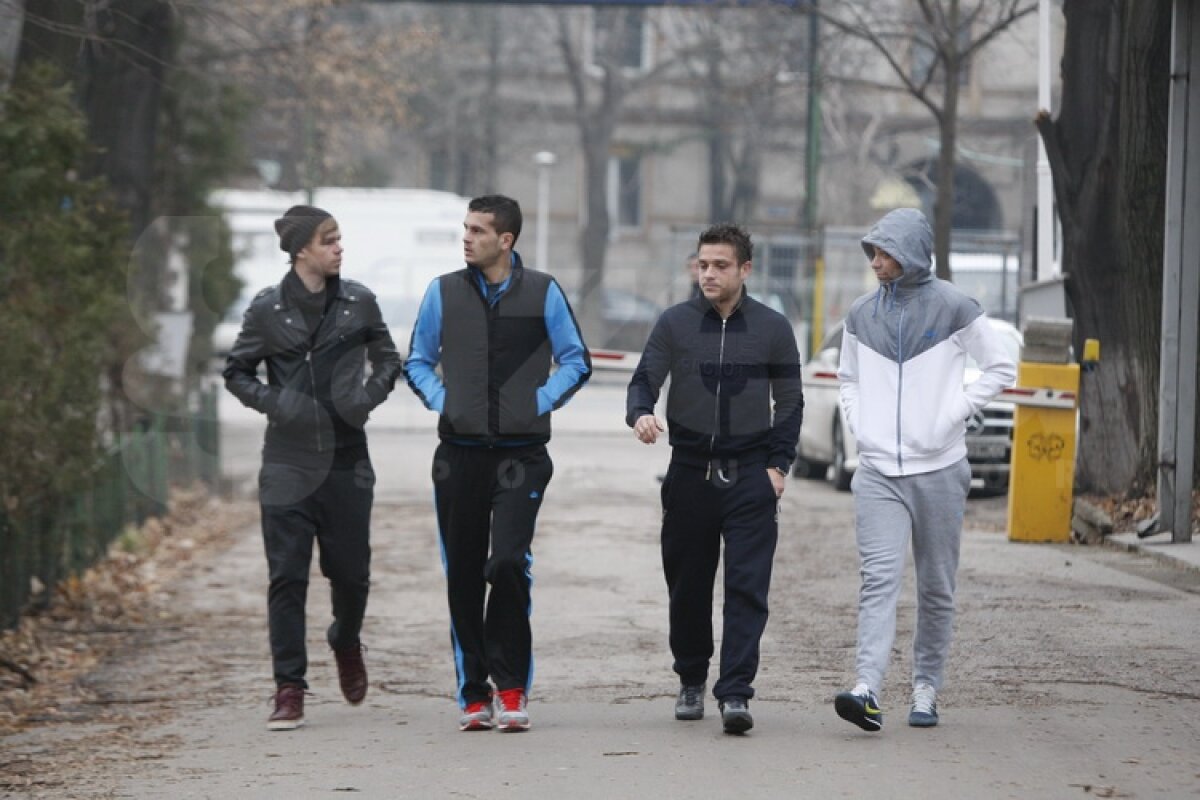 FOTO Latovlevici s-a prezentat alături de colegi la vizita medicală » Chiricheş e încrezător: "Vreau titlul!"