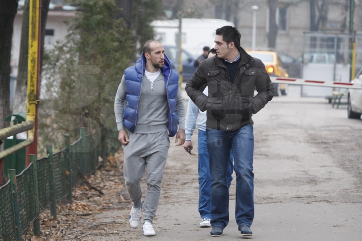 FOTO Latovlevici s-a prezentat alături de colegi la vizita medicală » Chiricheş e încrezător: "Vreau titlul!"