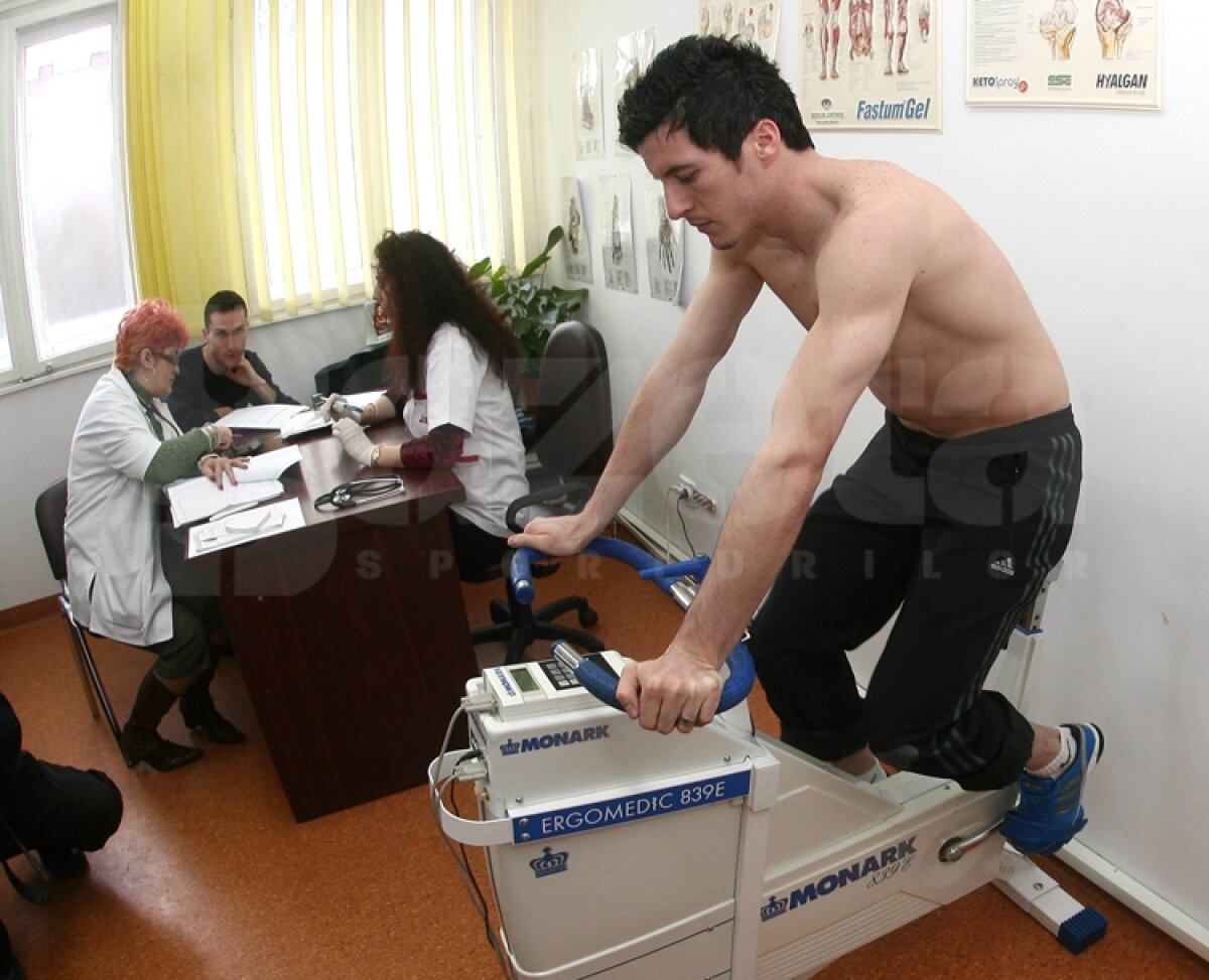 GALERIE FOTO De la vizita medicală, Marinescu îi avertizează pe steliştii mai vechi: "Machado se va impune"