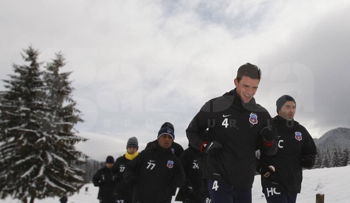 FOTO&VIDEO Steliştii înfruntă zăpada cu gîndul la Twente » "Gladiatorul" Bourceanu a fost cel mai energic ;)