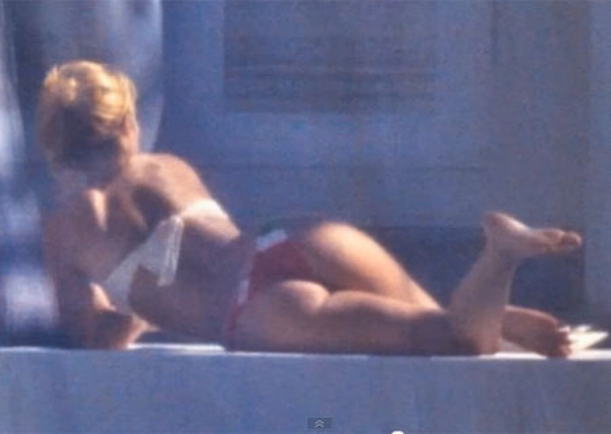 FOTO La 34 de ani, Shakira este într-o formă de zile mari. A demonstrat-o la Miami, alături de iubitul Pique