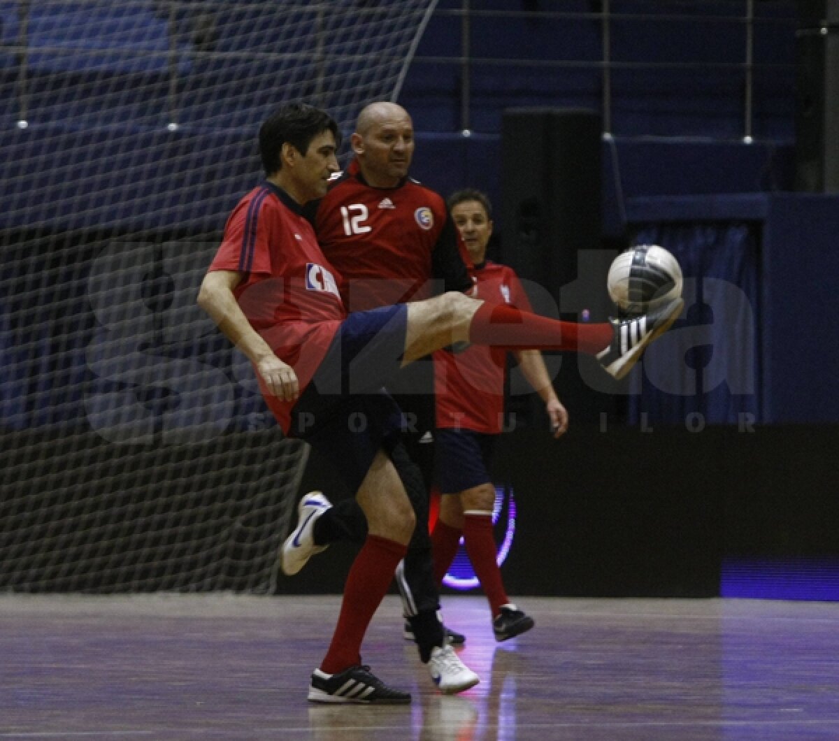 FOTO Steaua '86 a învins "Generaţia de aur" în meciul demonstrativ pentru Kassandra