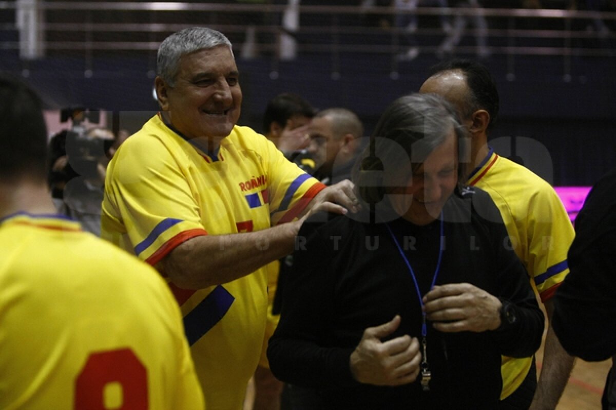 FOTO Steaua '86 a învins "Generaţia de aur" în meciul demonstrativ pentru Kassandra