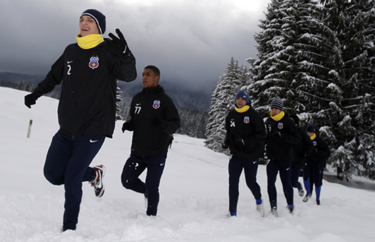 Momente din cantonamentul Stelei » Zăpadă, paznici şi glume