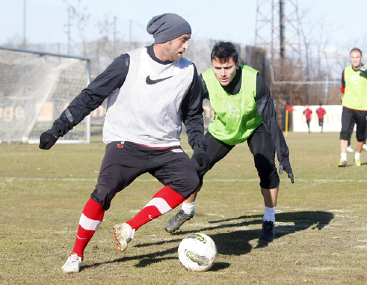 FOTO Borcea, şef în cantonament! » Acţionarul i-a urmărit pe dinamovişti la lucru