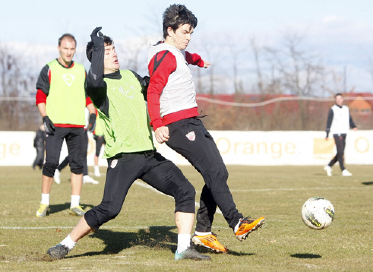 FOTO Borcea, şef în cantonament! » Acţionarul i-a urmărit pe dinamovişti la lucru