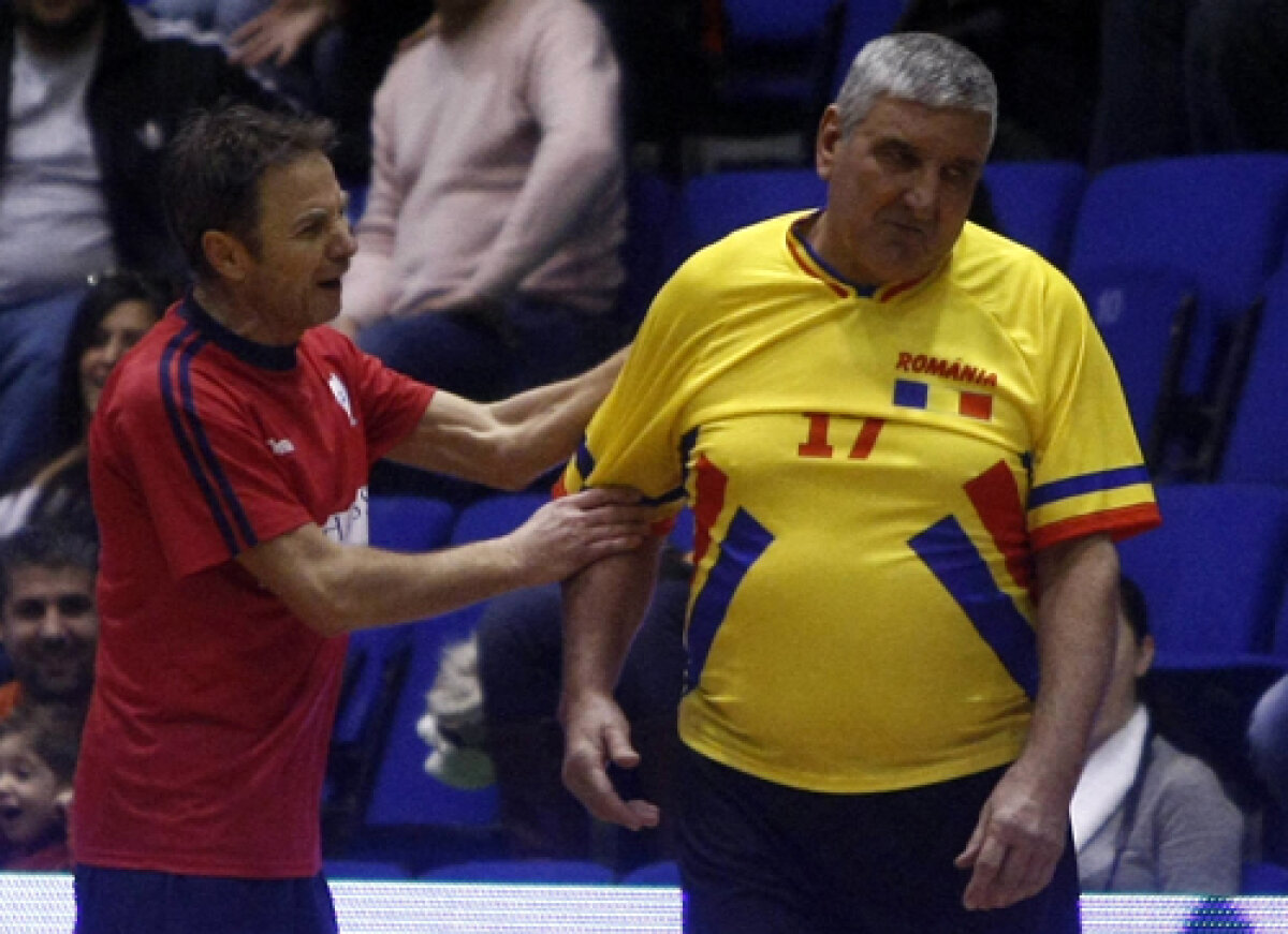 GALERIE FOTO Show pentru Kasandra! » Steaua '86 şi Generaţia de Aur au umplut Polivalenta