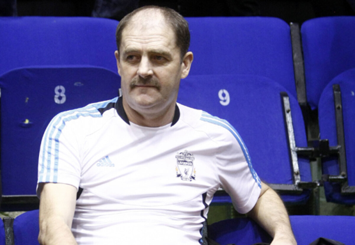 GALERIE FOTO Show pentru Kasandra! » Steaua '86 şi Generaţia de Aur au umplut Polivalenta