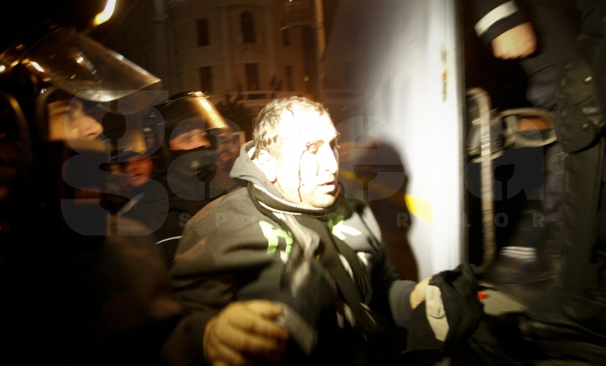 Jandarmeria: "Printre oamenii duşi la secţie aseară erau şi din galeria Petrolului"