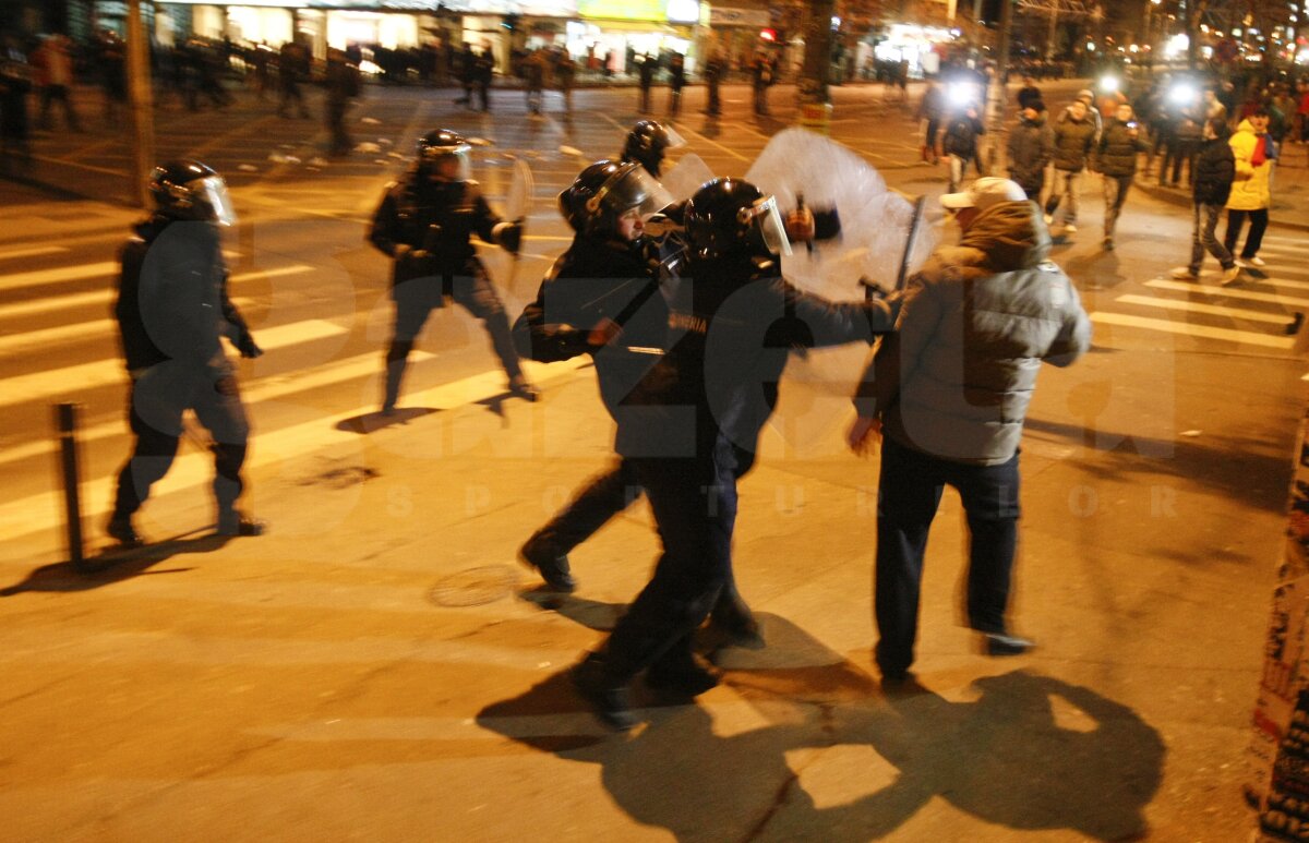 Jandarmeria: "Printre oamenii duşi la secţie aseară erau şi din galeria Petrolului"