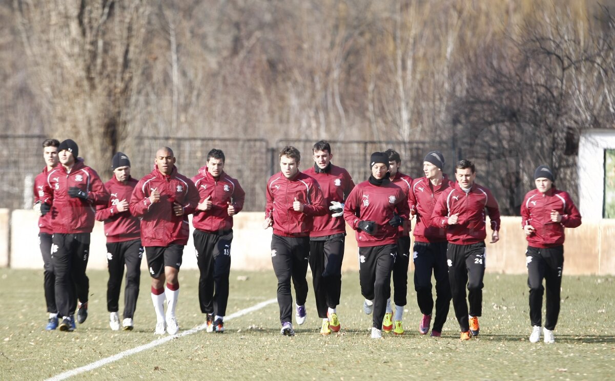 Rapidiştii s-au reunit azi » Pancu: "Dacă Rui Duarte vine diseară, ar fi prima surpriză plăcută a anului" :)