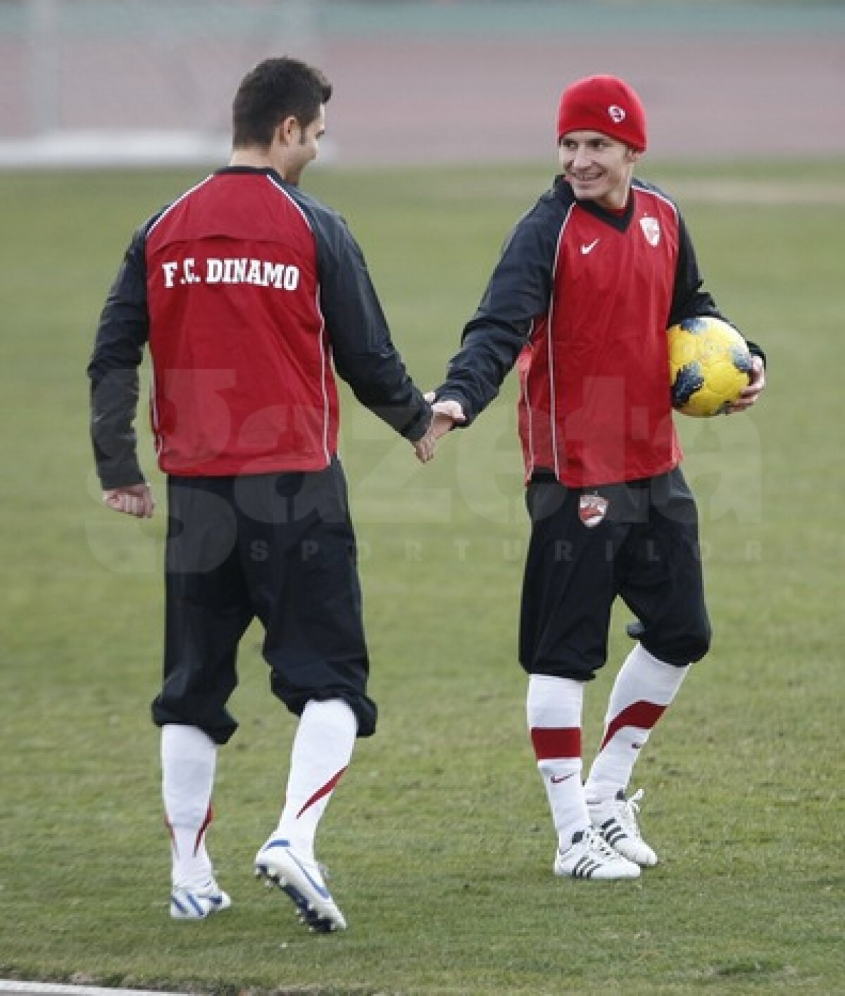 GALERIE FOTO Bratu s-a întors la Dinamo » A făcut primul antrenament sub comanda "secunzilor" lui Ciobi