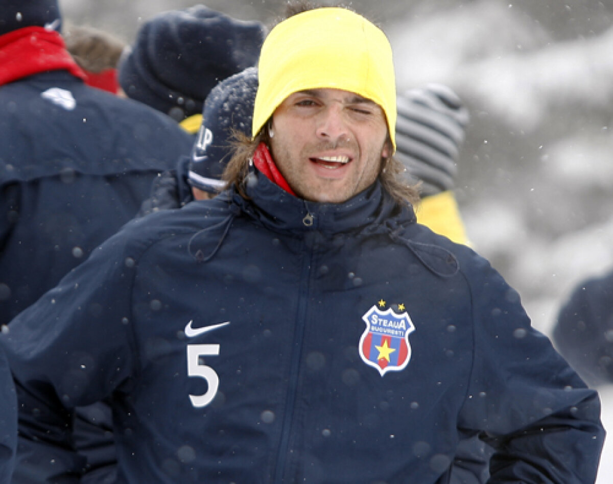 Cum rezistă Steaua la frigul din Poiană » Somn, vitamine şi băi calde