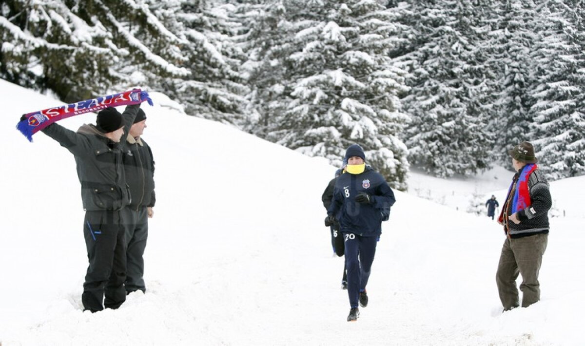 FOTO Ca la maraton » Steliştii au fost susţinuţi de pe margine de cîţiva suporteri