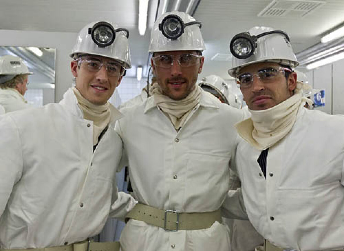 GALERIE FOTO Marica în şut! » Atacantul lui Schalke a coborît la 1.078 de metri în subteran