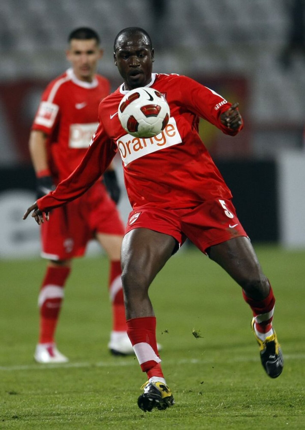Un fotbalist mitraliat e marcat pe viaţă după tragedia de la ediţia din 2010 » Africa AK 47
