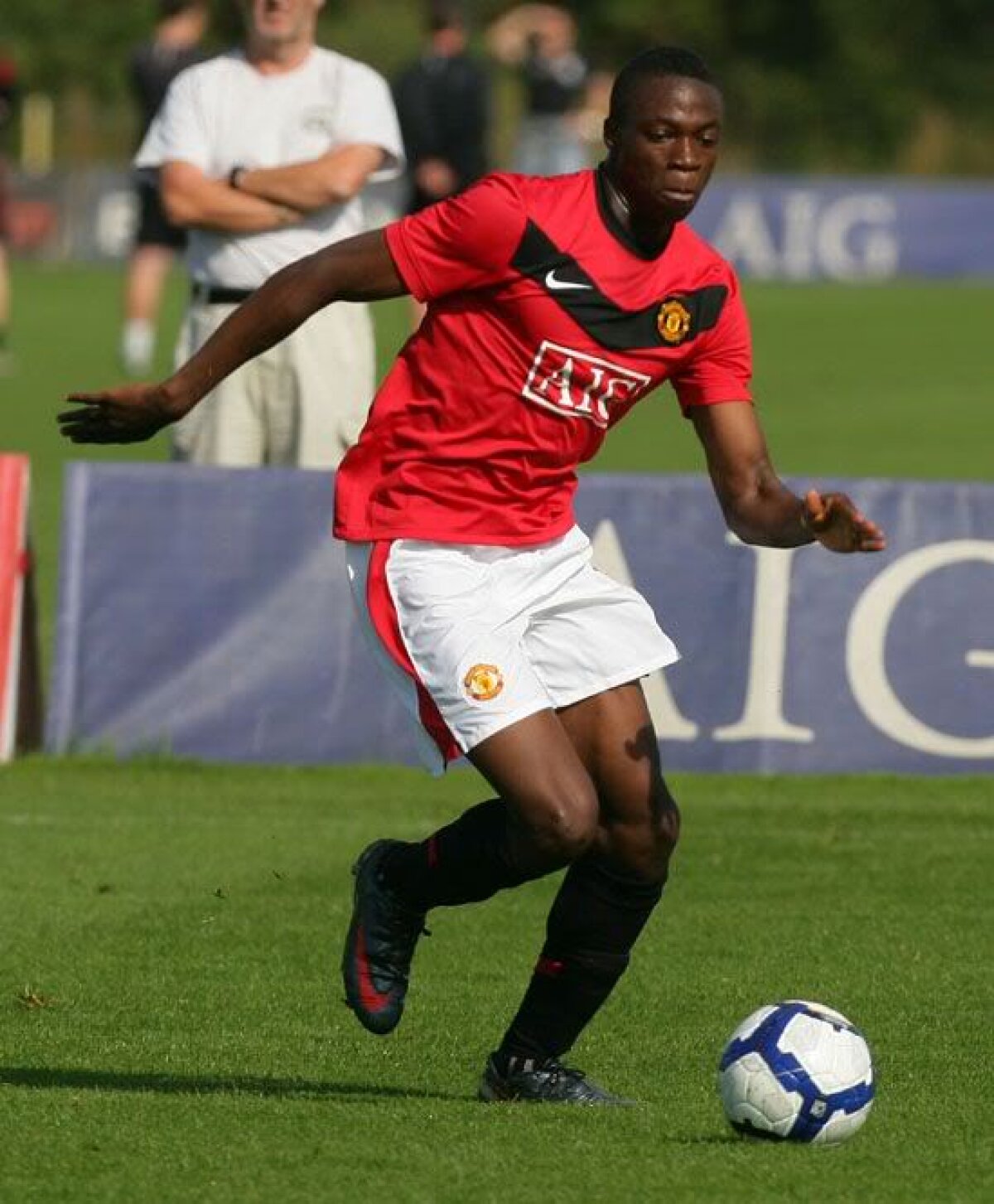 În Anglia, juniorii sînt preţuiţi la fel ca jucătorii consacraţi! TOP 10 transferuri sub 16 ani