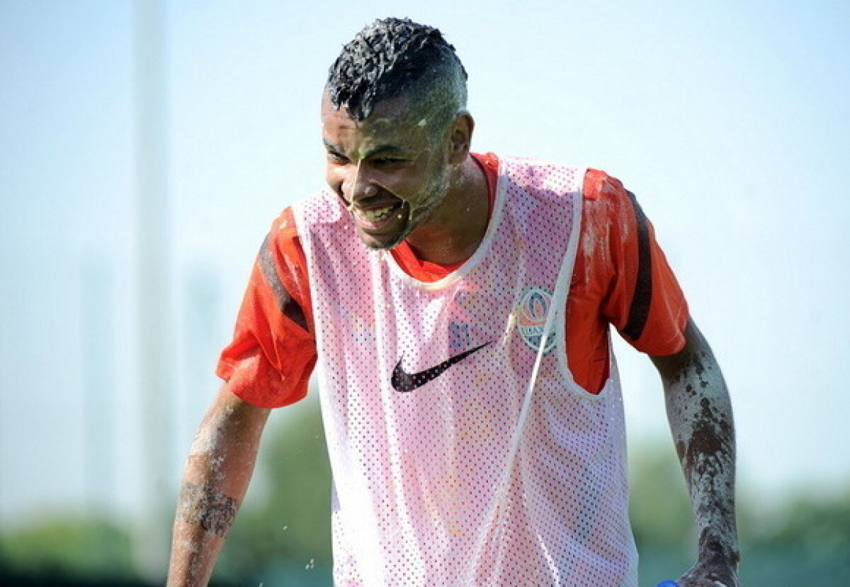 FOTO Glume la Şahtior: Dentinho făcut cu ouă şi cu făină de ziua lui