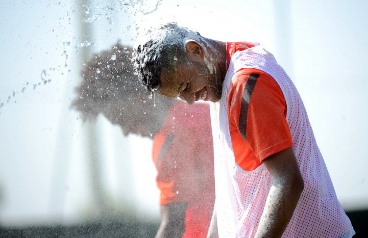 FOTO Glume la Şahtior: Dentinho făcut cu ouă şi cu făină de ziua lui