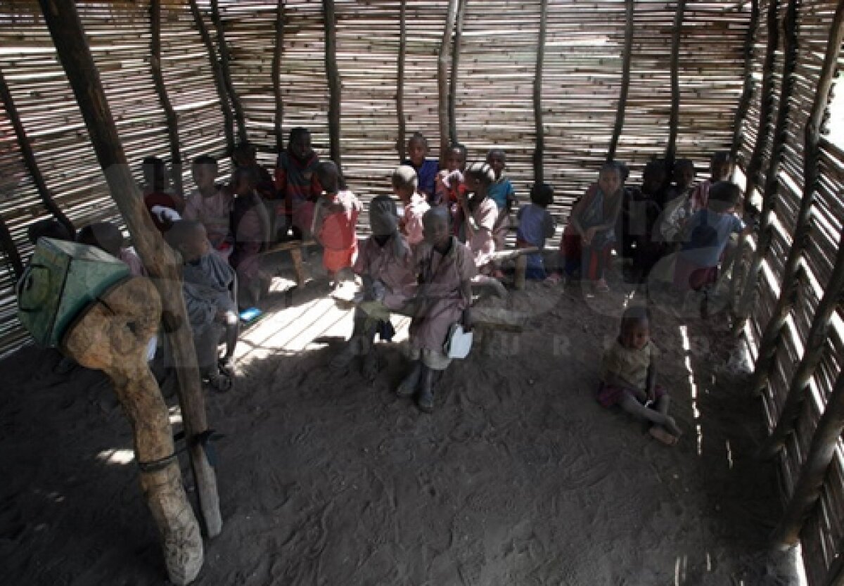 GALERIE FOTO Viaţa în Tanzania şi Zanzibar! » Hagi e iubit chiar şi aici