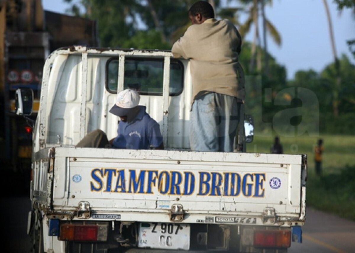 GALERIE FOTO Viaţa în Tanzania şi Zanzibar! » Hagi e iubit chiar şi aici