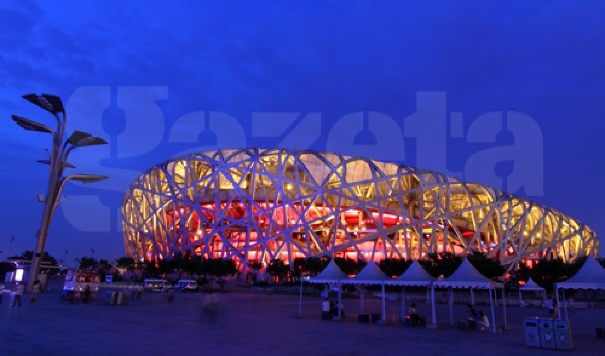 Gazeta continuă poveştile despre imaginea lui Hagi peste tot în lume » Oare şi elefantul a auzit de Hagi?