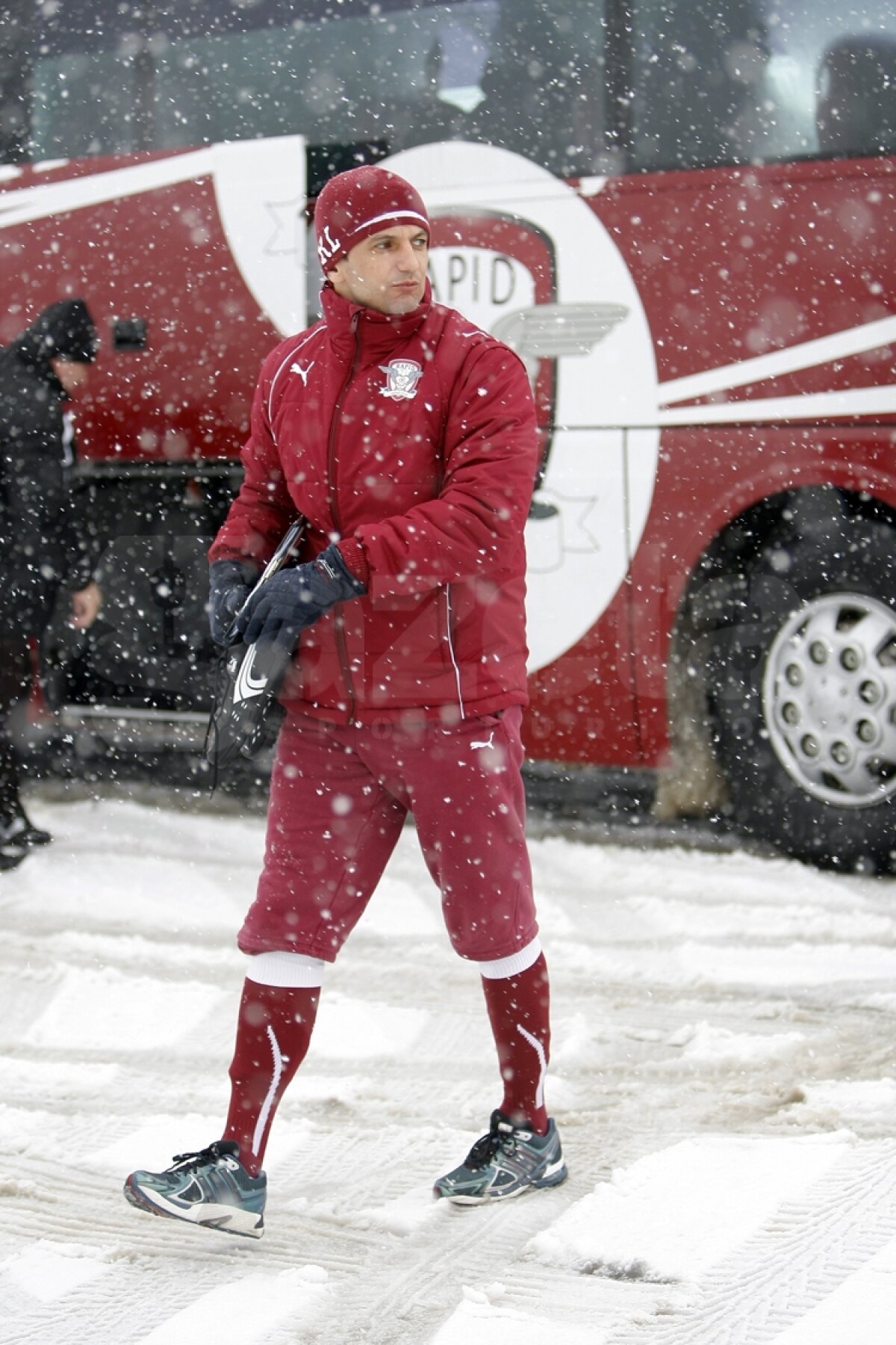 FOTO » Rapidiştii au jucat fotbal pe zăpadă la Buftea