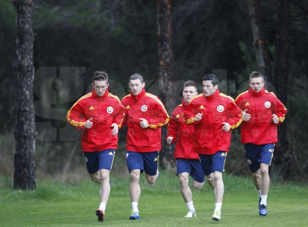 FOTO » "Tricolorii" au efectuat primul antrenament în Antalya pe o ploaie măruntă