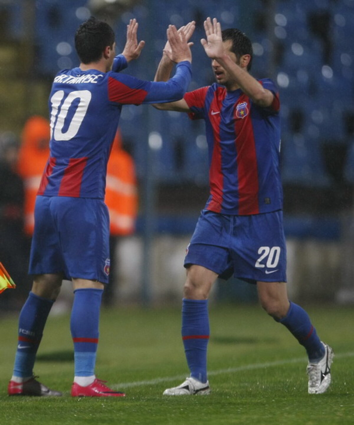 FOTO Echipa lui Hagi atacă promovarea cu Nicolae Dică, un atacant care a cîştigat 4 trofee cu Steaua