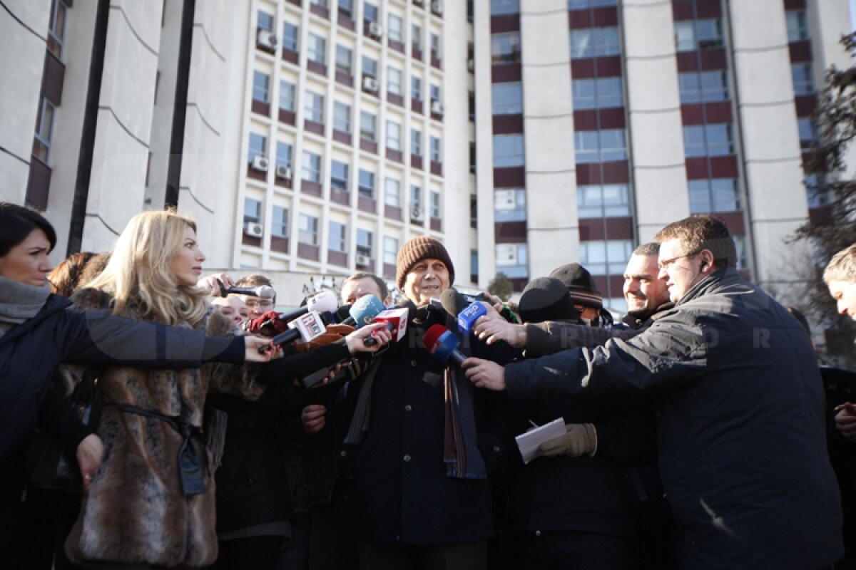 Mircea Lucescu a ieşit din spital: "Îmi pare rău că am lovit un tramvai care staţiona" ;)