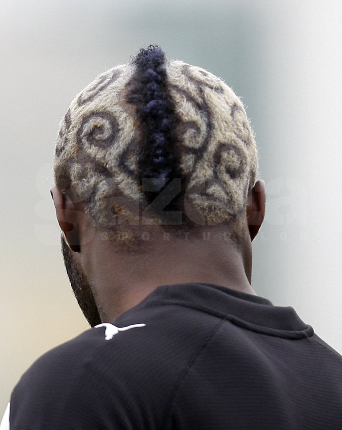 FOTO Freza lui Udoji le-a luat ochii » Charisma lui Şumi îi face pe braşoveni să tragă ca la jug