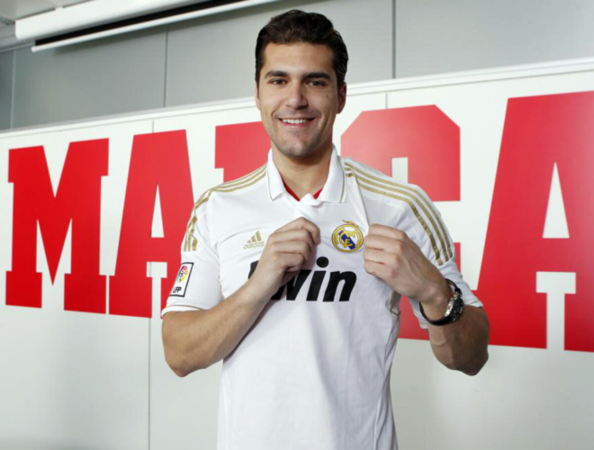 GALERIE FOTO » Miss Spania ţine cu Barca şi crede într-o nouă victorie diseară