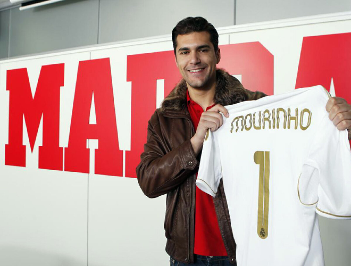 GALERIE FOTO » Miss Spania ţine cu Barca şi crede într-o nouă victorie diseară