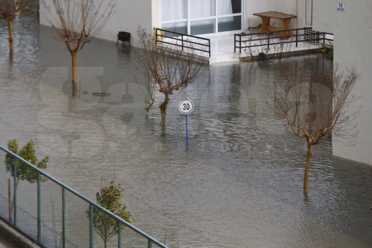 FOTO Antalya sub ape » Ploile au dat peste cap programul echipelor