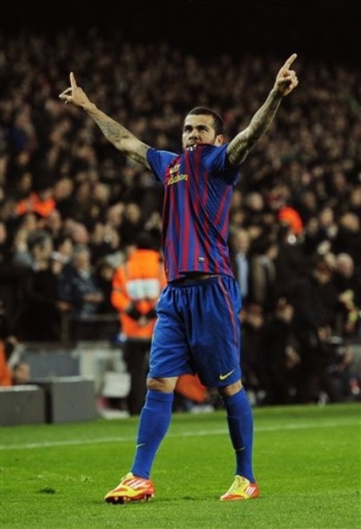 VIDEO » RĂZBUNAREA LUI JOSE SE AMÎNĂ. Barca - Real 2-2 şi catalanii sînt în semifinale