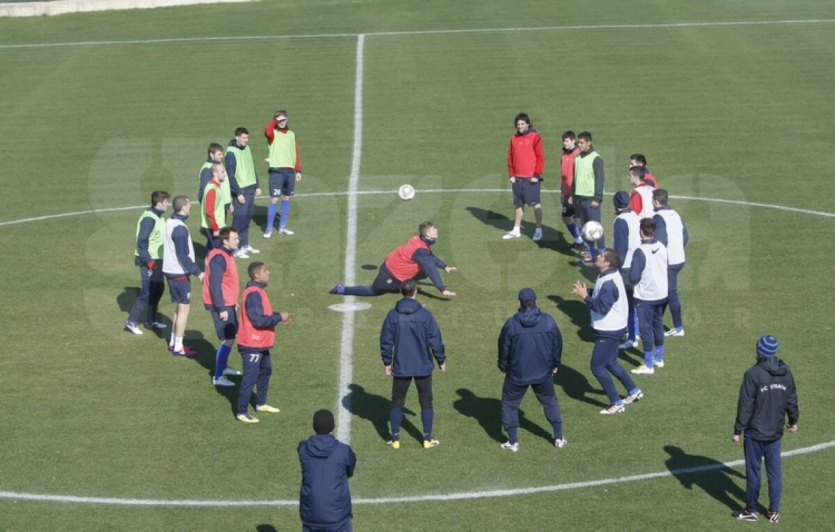 FOTO Soarele le-a adus un cadou steliştilor » Antrenament exclusiv cu mingea