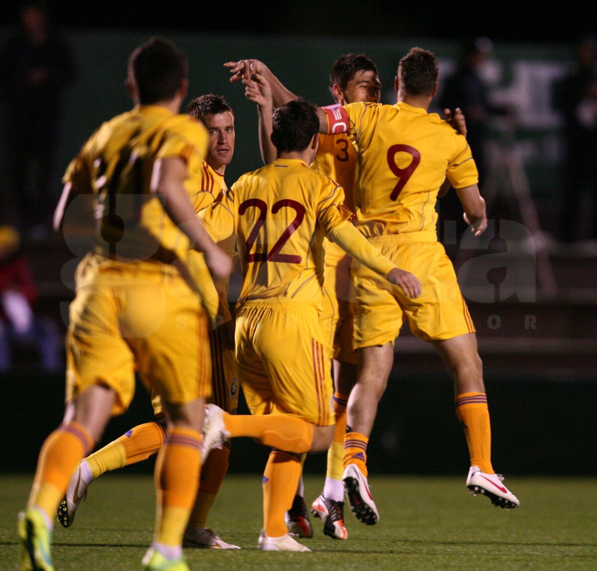 FOTO Niculae şi Tănase reuşesc "dubla" în România - Turkmenistan 4-0