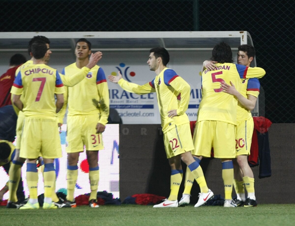 FOTO » Steaua cîştigă de la punctul cu var primul amical al iernii, 2-1 cu Levski Sofia