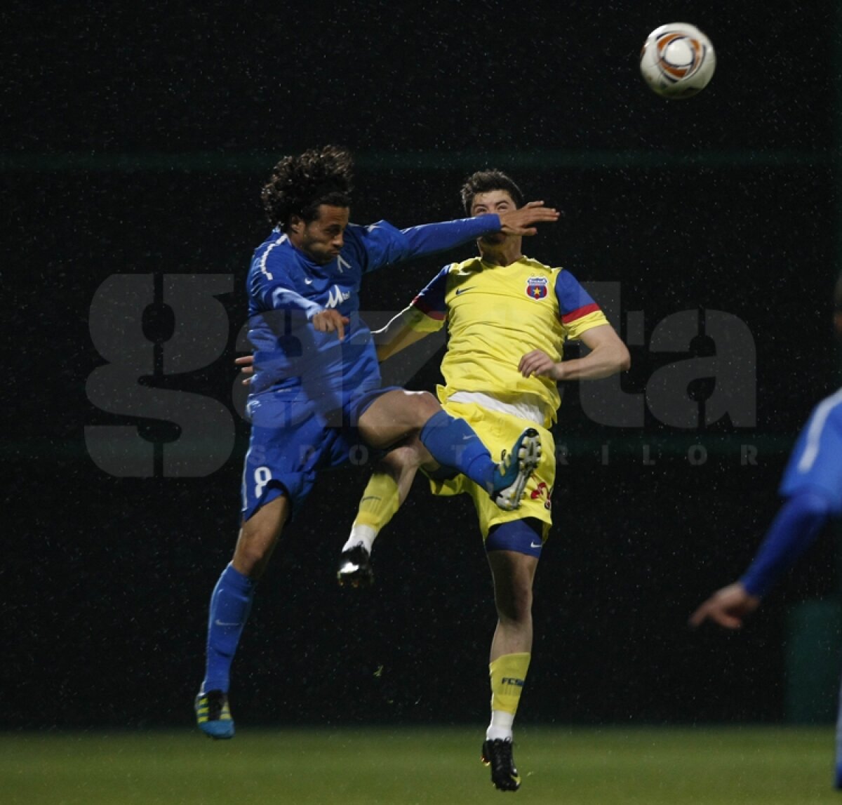 FOTO » Steaua cîştigă de la punctul cu var primul amical al iernii, 2-1 cu Levski Sofia