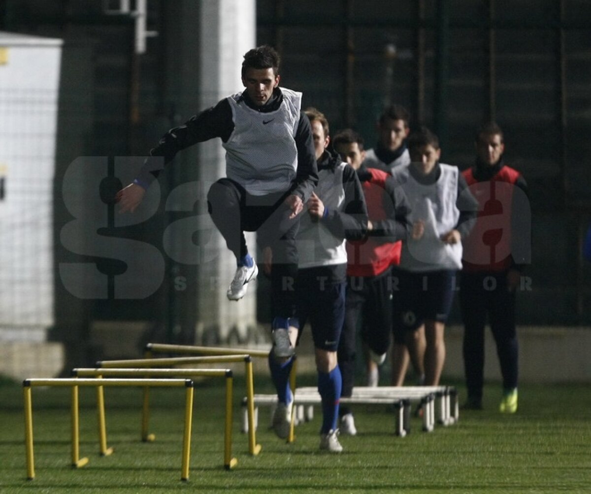 FOTO Antrenament lejer pentru stelişti » Ilie Stan i-a pregătit pentru meciul de mîine cu Legia