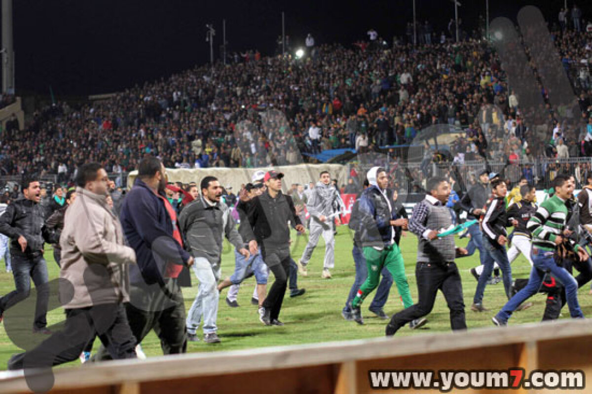 FOTO & VIDEO O nouă tragedie în fotbal! 73 de oameni au murit la un meci din Egipt!