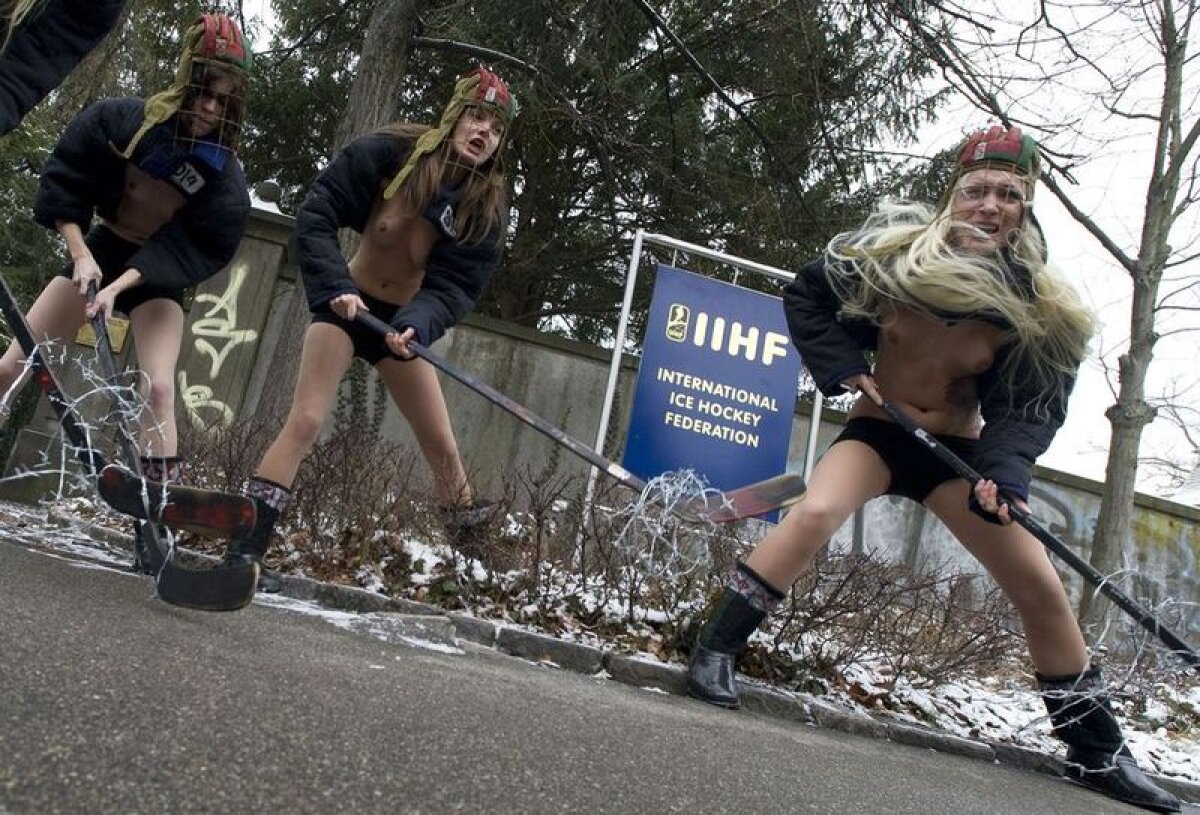 GALERIE FOTO Protest la -20°C împotriva Belarusului » La bustul gol din solidaritate slavă