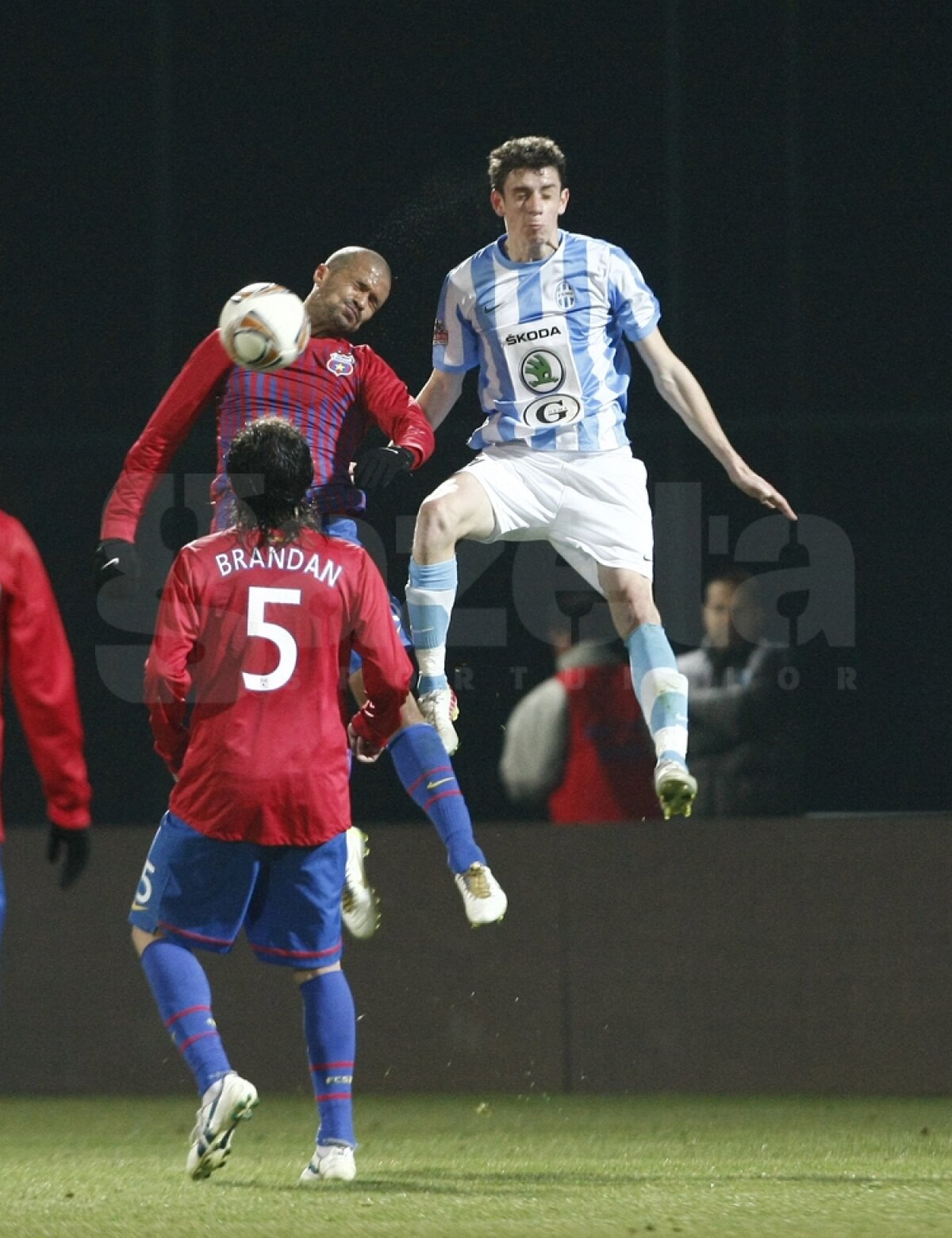 FOTO » Steaua pierde primul meci în 2012, 2-3 cu Mlada Boleslav