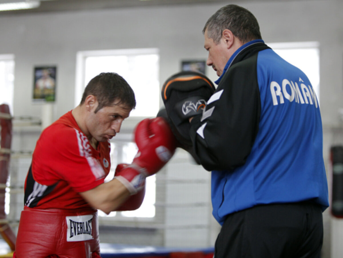 GALERIE FOTO Repetiţie finală! » Viorel Simion a susţinut antrenamentul oficial înaintea meciului cu Edgar Riovalle