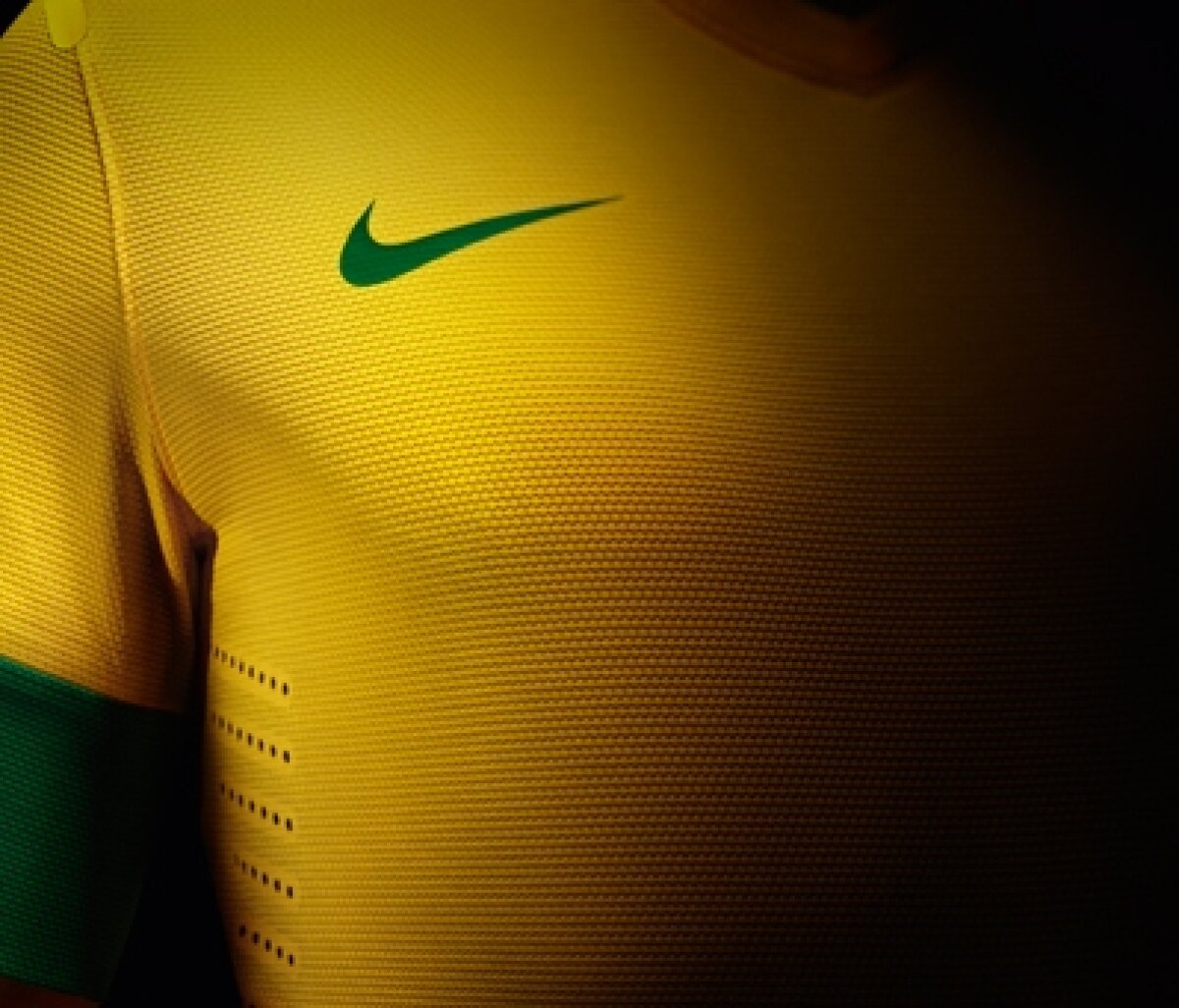 FOTO&VIDEO Jeitinho Brasilerio » Pato şi Neymar au prezentat noul echipament al Braziliei