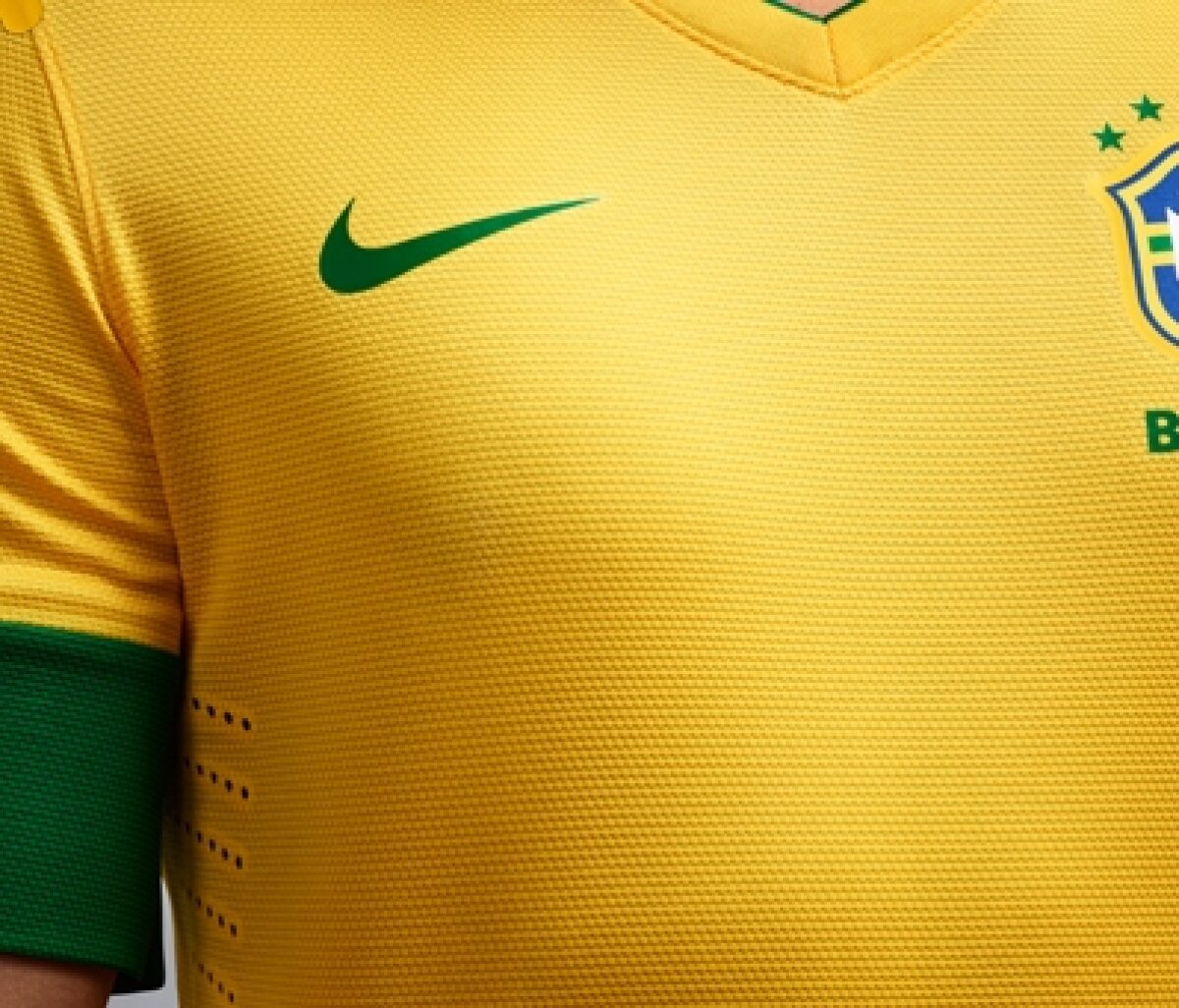 FOTO&VIDEO Jeitinho Brasilerio » Pato şi Neymar au prezentat noul echipament al Braziliei