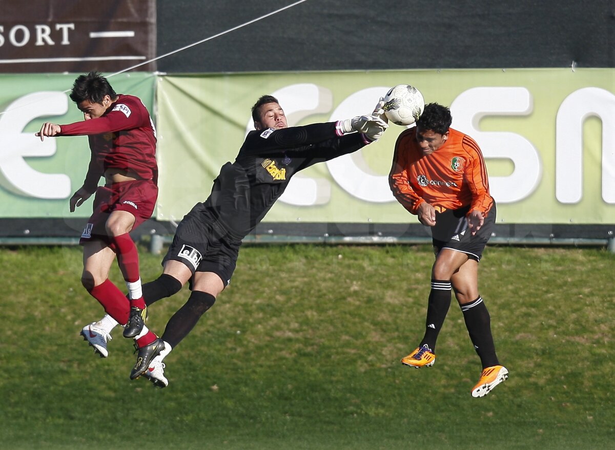 FOTO CFR Cluj cîştigă primul meci din 2012, după 1-0 cu Litex