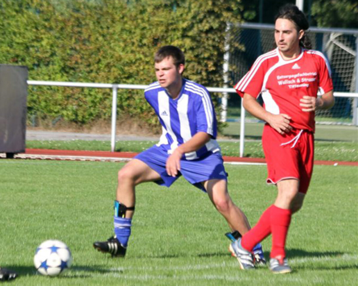 GALERIE FOTO Există fotbal şi în Liga a 12-a! » Aventura unui fotbalist român în Germania